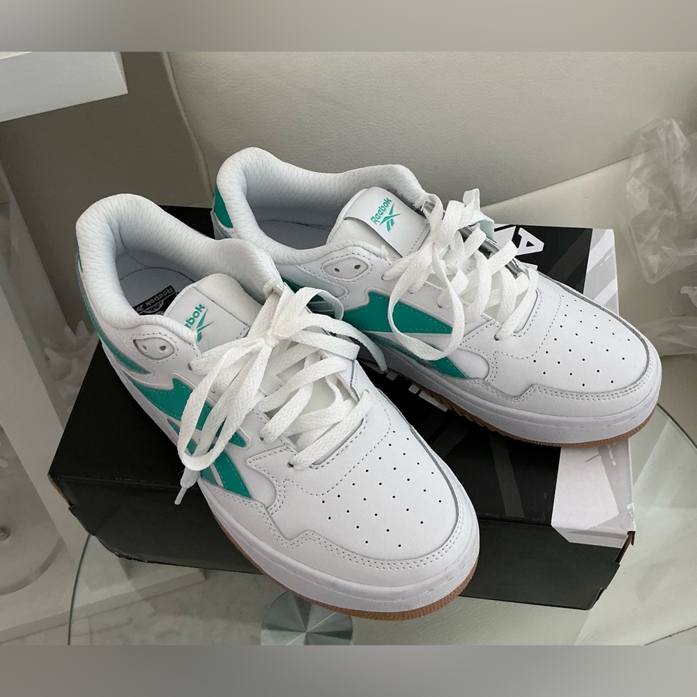 Reebok White and Green Shoes - New with Box!